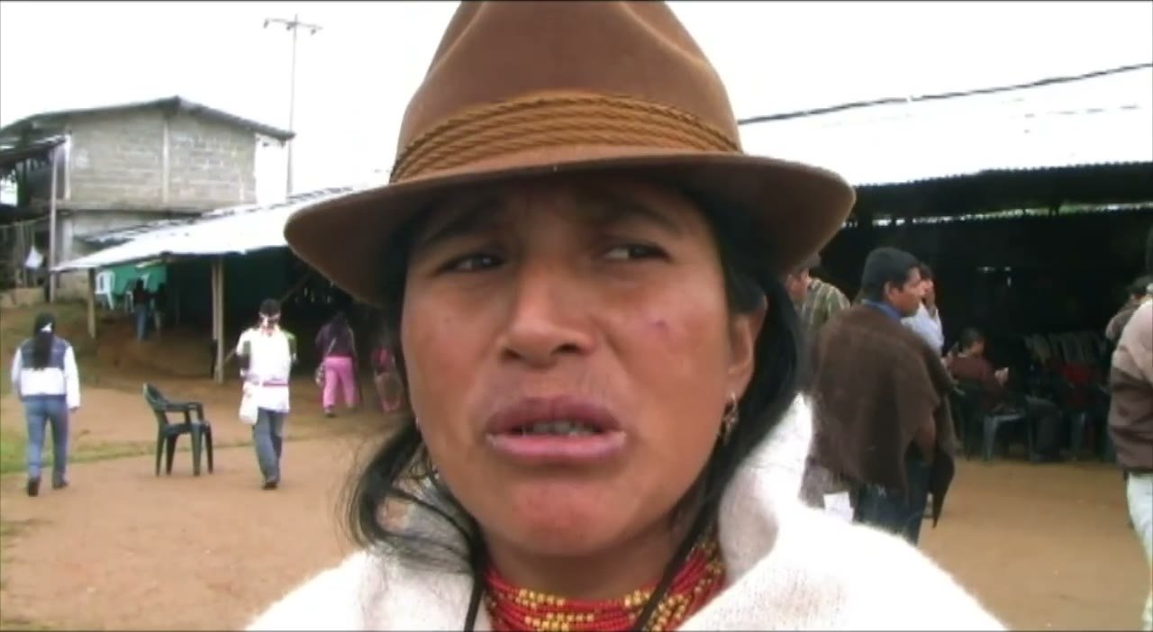 Una delegada de Ecuador habla en la Cumbre del Abya Yala